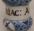 Ljekarnička posuda s natpisom EL: THERIAC: ANDR:, Savona (?), 17. st., obojena i glazirana keramika, v=21 cm, o=33 cm, DUM KPM K-148 (2)