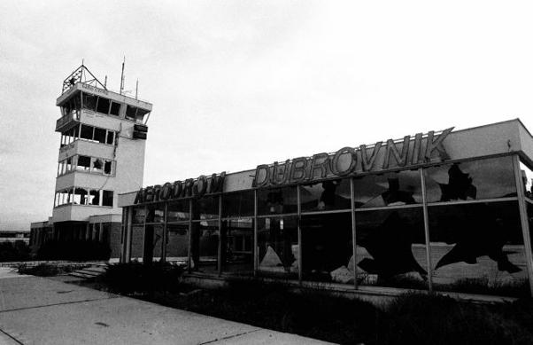 Čilipi Airport building